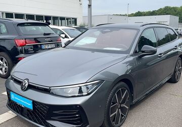 VW Passat Variant 17.370 km 46.480 &euro; Duisburg 47178