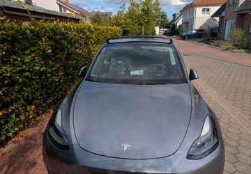 Tesla Model Y 33.600 km 38.550 &euro; Moers 47443
