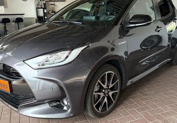 Toyota Yaris 17.607 km 19.500 &euro; Moers 47441