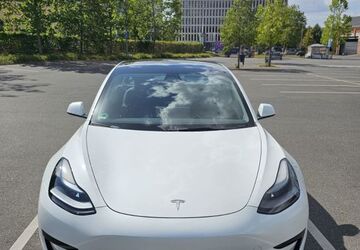 Tesla Model 3 6.787 km 33.150 &euro; Ratingen 40882