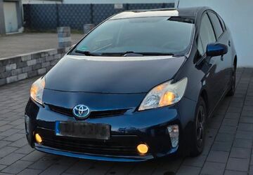 Toyota Prius 117.000 km 10.900 &euro; Duisburg 47179