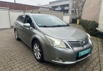 Toyota Avensis 215.000 km 5.950 &euro; Düsseldorf 40589